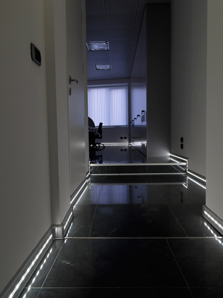 Плинтус  кабельный с подсветкой  ALP-65 led