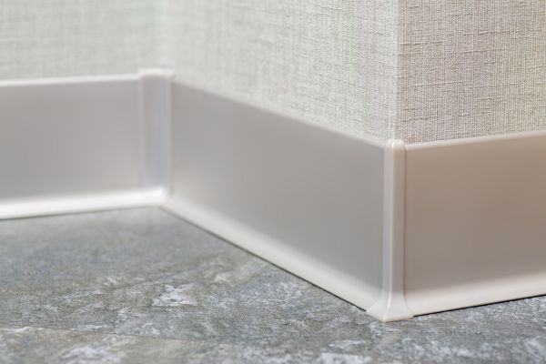 Угол алюминиевый внешний L-образный серебро 