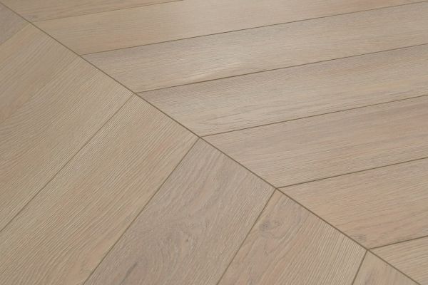 Ламинат CBM CHEVRON 62°Дуб Орже 605