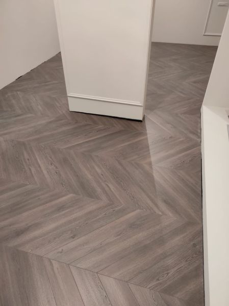 Ламинат CBM OSTROST Орех Чески 512