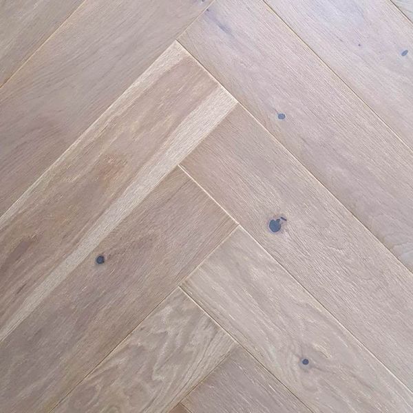 Паркетная доска GoldenWood Английская Елочка Дуб Кашемир Натур,замок 5G матовый лак