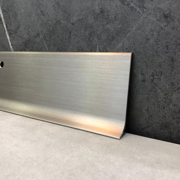 Плинтус Profilpas Metal Line 90/6TMSF сатинированный титан 78102 сапожок 60x10