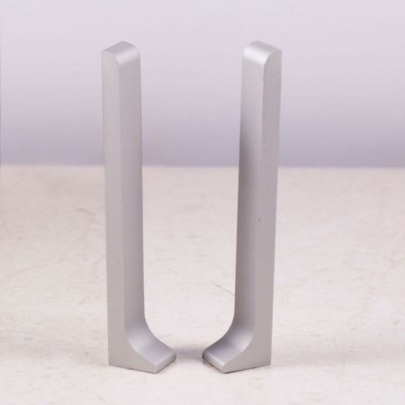 Заглушка алюминиевая  L-образная серебро 2 шт/уп