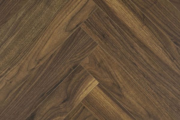 Ламинат CBM KORUNA Орех Вальтице 823