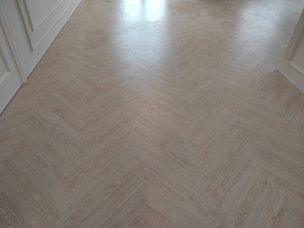 Ламинат CBM KORUNA Орех Бьянко 819