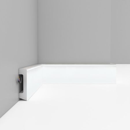 Плинтус Decomaster Белый D234-114 глянцевый 2400×58×16