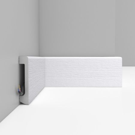 Плинтус Decomaster Дуб белый D235-70 2400×80×17