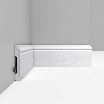 Плинтус Decomaster Дуб белый D005-70 2400×79×13