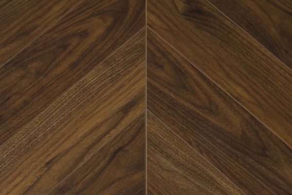 Ламинат CBM OSTROST Орех Блатна 511