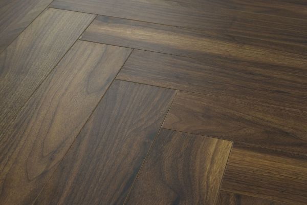 Ламинат CBM KORUNA Орех Вальтице 823