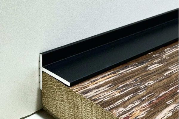 Микроплинтус алюминиевый Modern Decor черный 2000×10×18