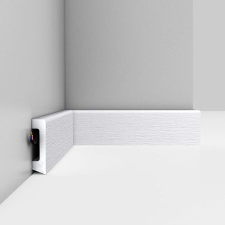 Плинтус Decomaster Дуб белый D234-70 2400×58×16