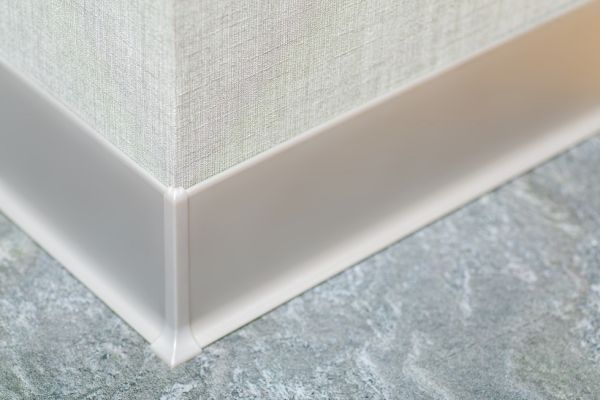 Угол алюминиевый внешний L-образный серебро 