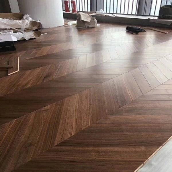 Инженерная доска Инженерная доска HM Flooring Французская Елка Орех Американский Селект Лак 14/3х125х785