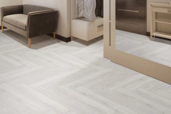 Кварц виниловое покрытие Floor Factor SPC HERRINGBONE Кварц виниловое покрытие Floor Factor SPC HERRINGBONE Английская елочка White smoke oak (HB.02)