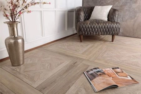 Кварц виниловое покрытие Aquafloor Versalles и Parquet Plus  Кварц виниловое покрытие Aquafloor Versalles и Parquet Plus AF7003VS+AF6012PQ